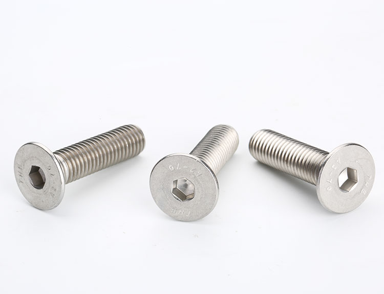 How to screw the flat head electrical socket screws?