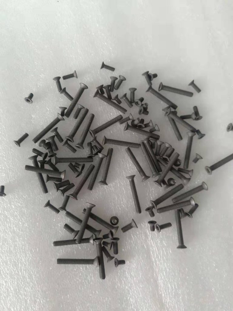 What is the difference between titanium alloy screws and pure titanium