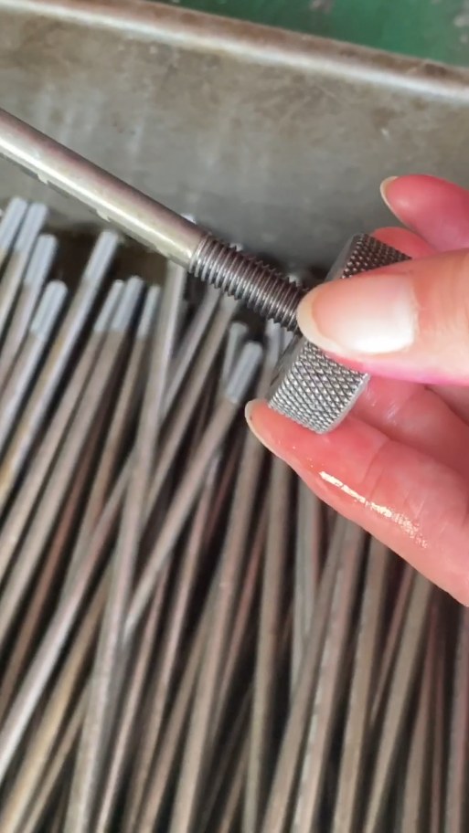 GO and NO-GO thread gauges on the inspection bench at Shi Shi Tong