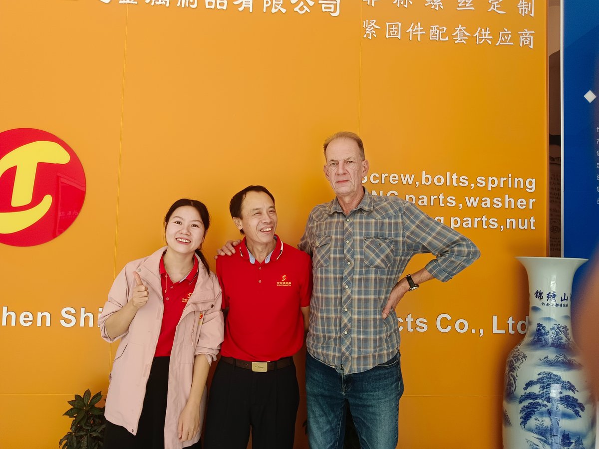 Customer group visit at Shi Shi Tong
